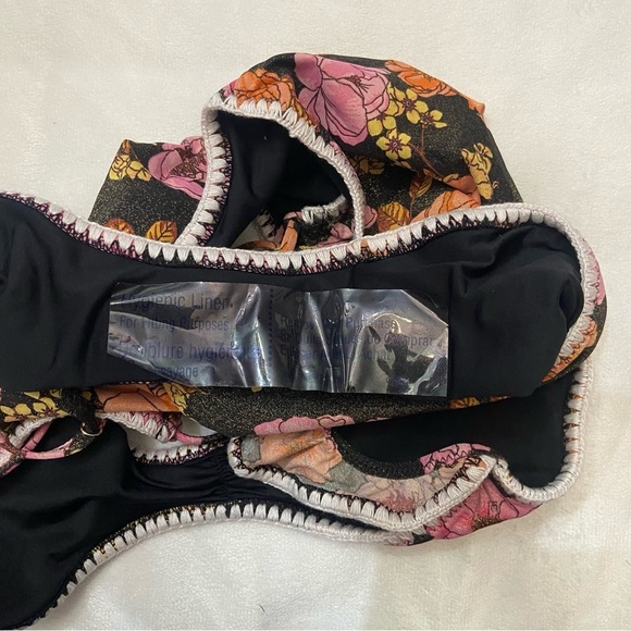 New! Victoria’s Secret Floral Cutout Ruffled One Piece Swimsuit 3541 - Picture 6 of 7